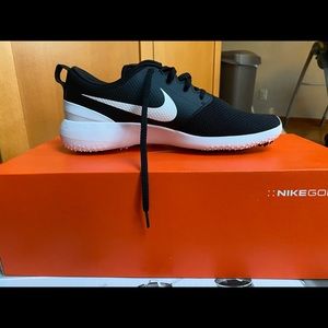 Brand New Nike Men’s Golf Shoes